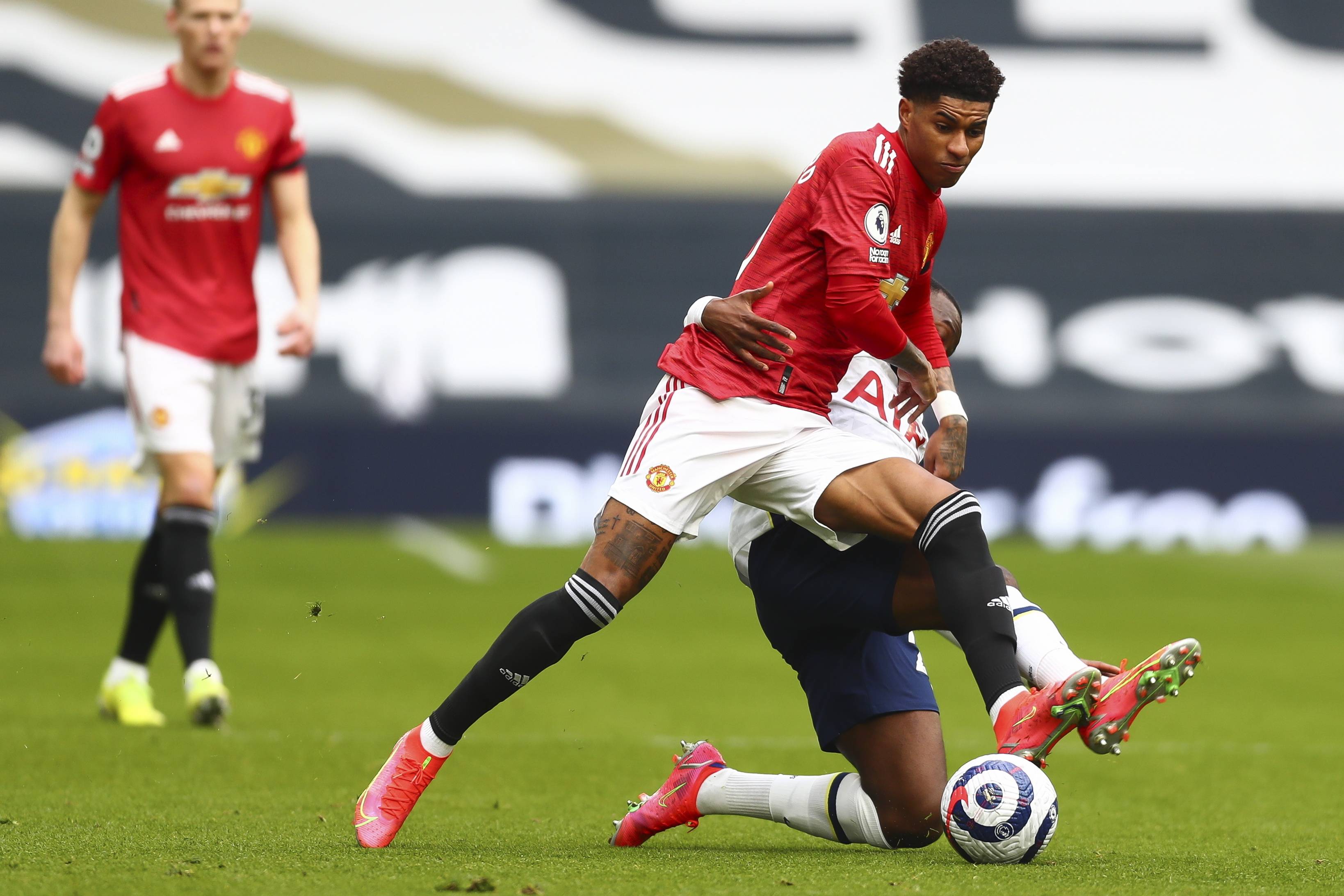 球场不仅是 球场不仅是